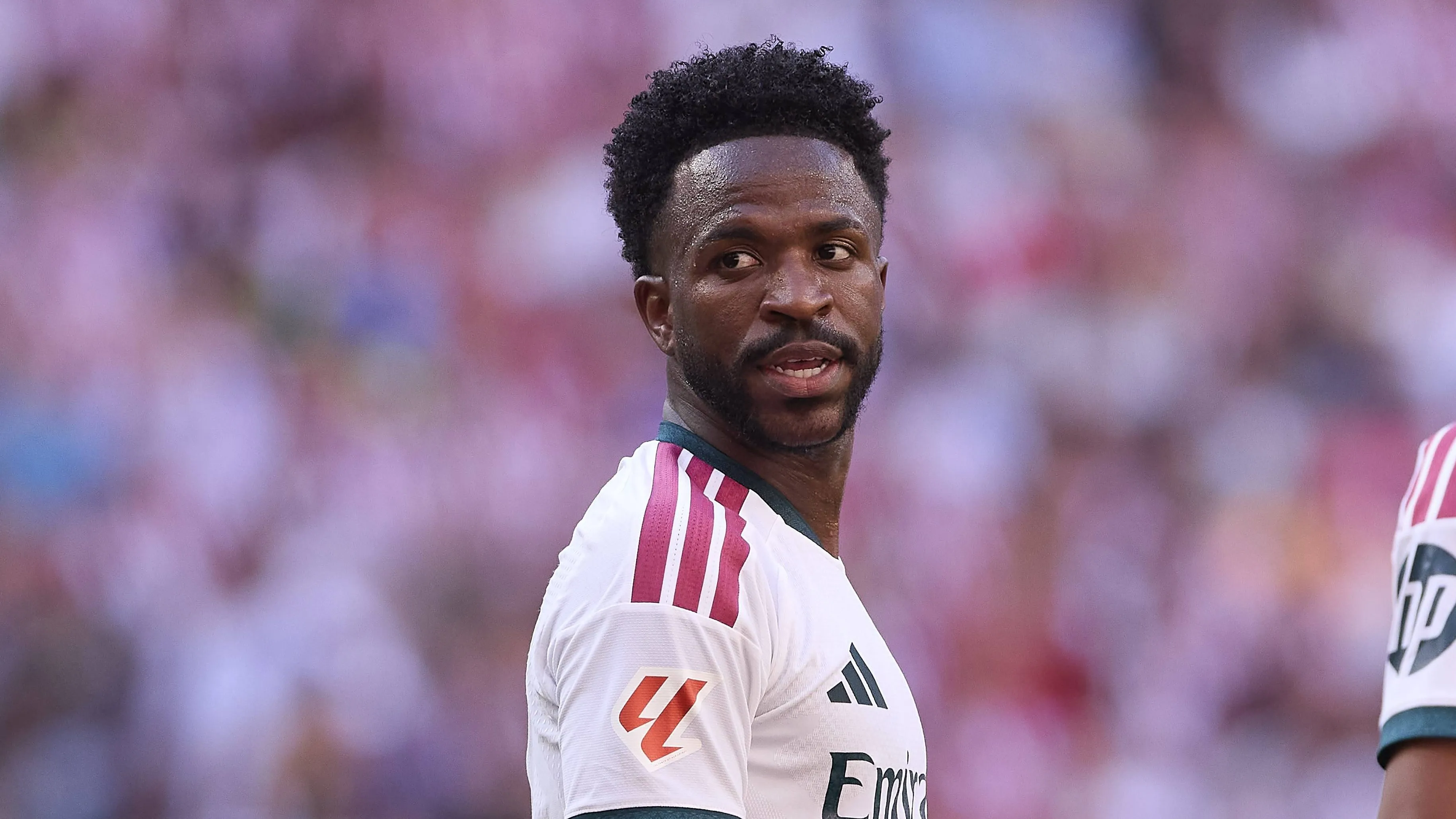 Vin&iacute;cius Junior vira alvo ap&oacute;s derrota do Real Madrid em cl&aacute;ssico: &lsquo;Situa&ccedil;&atilde;o insustent&aacute;vel&rsquo;