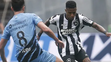 Botafogo reencontra Athletico-PR, pedra no sapato do clube na &uacute;ltima temporada
