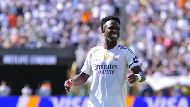 Novo lateral do Real Madrid refor&ccedil;a lado de Vini Jr e ajuda Alonso a imitar Leverkusen