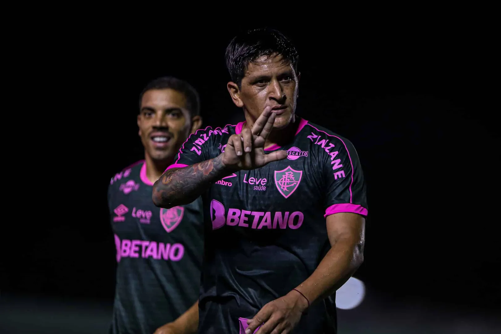 Germ&aacute;n Cano perdeu chances, mas fez o primeiro duplo L de 2024 com um gola&ccedil;o pelo Fluminense - Foto: Marcelo Gon&ccedil;alves/Fluminense FC