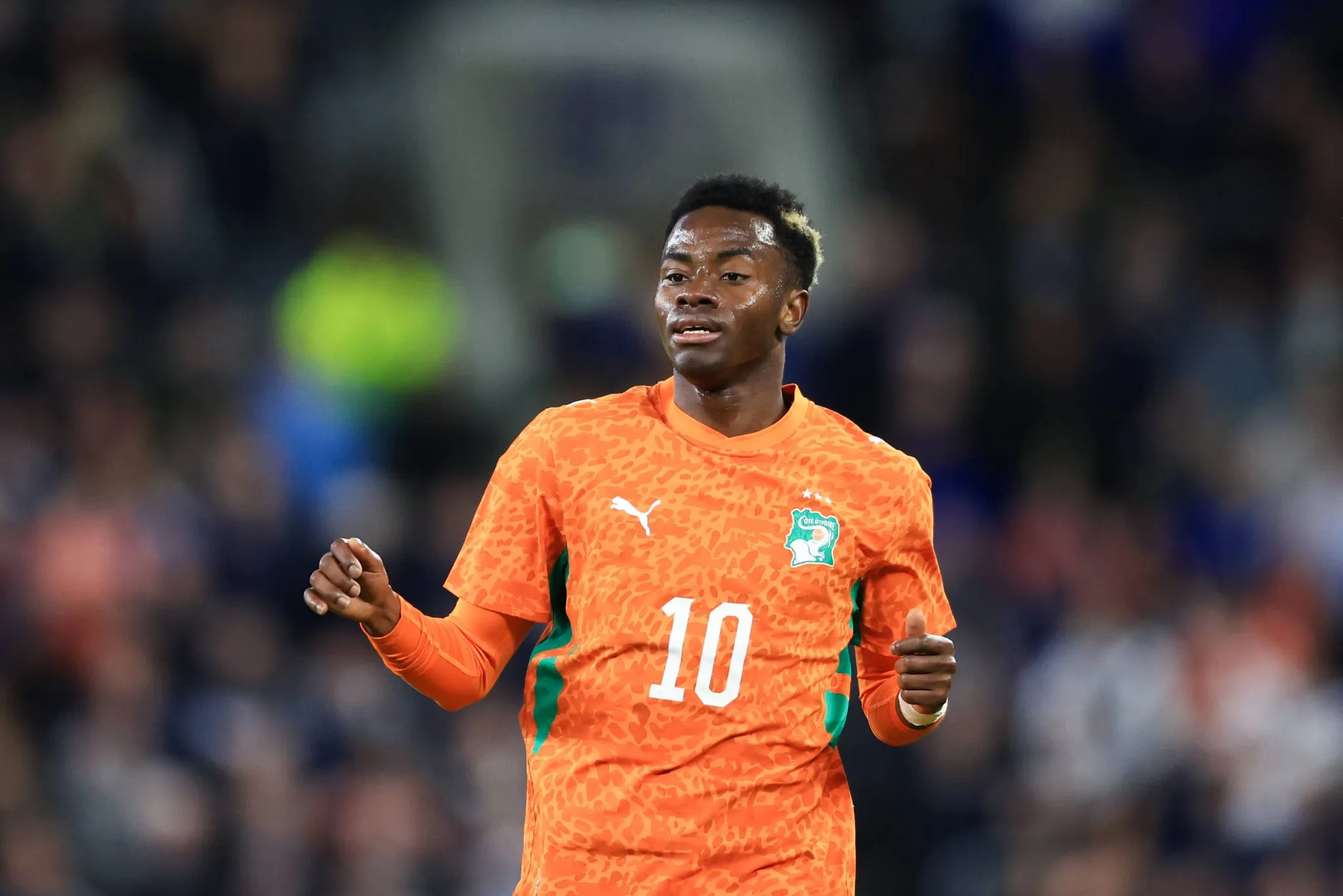 Simon Adingra pela sele&ccedil;&atilde;o da Costa do Marfim 