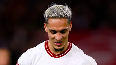 Antony vai de &lsquo;joia&rsquo; de 82 milh&otilde;es a uma das &uacute;ltimas op&ccedil;&otilde;es no ataque do Manchester United