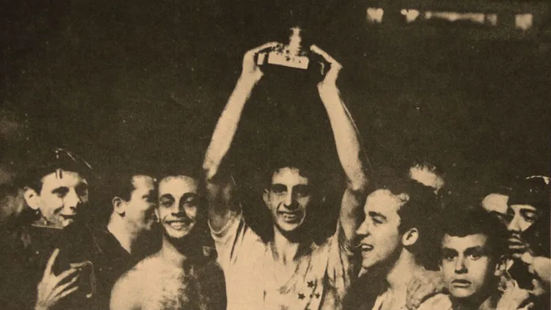 O Cruzeiro x Gr&ecirc;mio que tirou a Ta&ccedil;a Brasil dos eixos em 1966