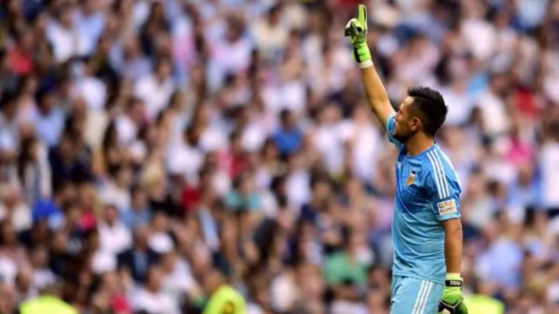 Um monstro: Diego Alves fez uma partida para a hist&oacute;ria e afastou o Real do t&iacute;tulo