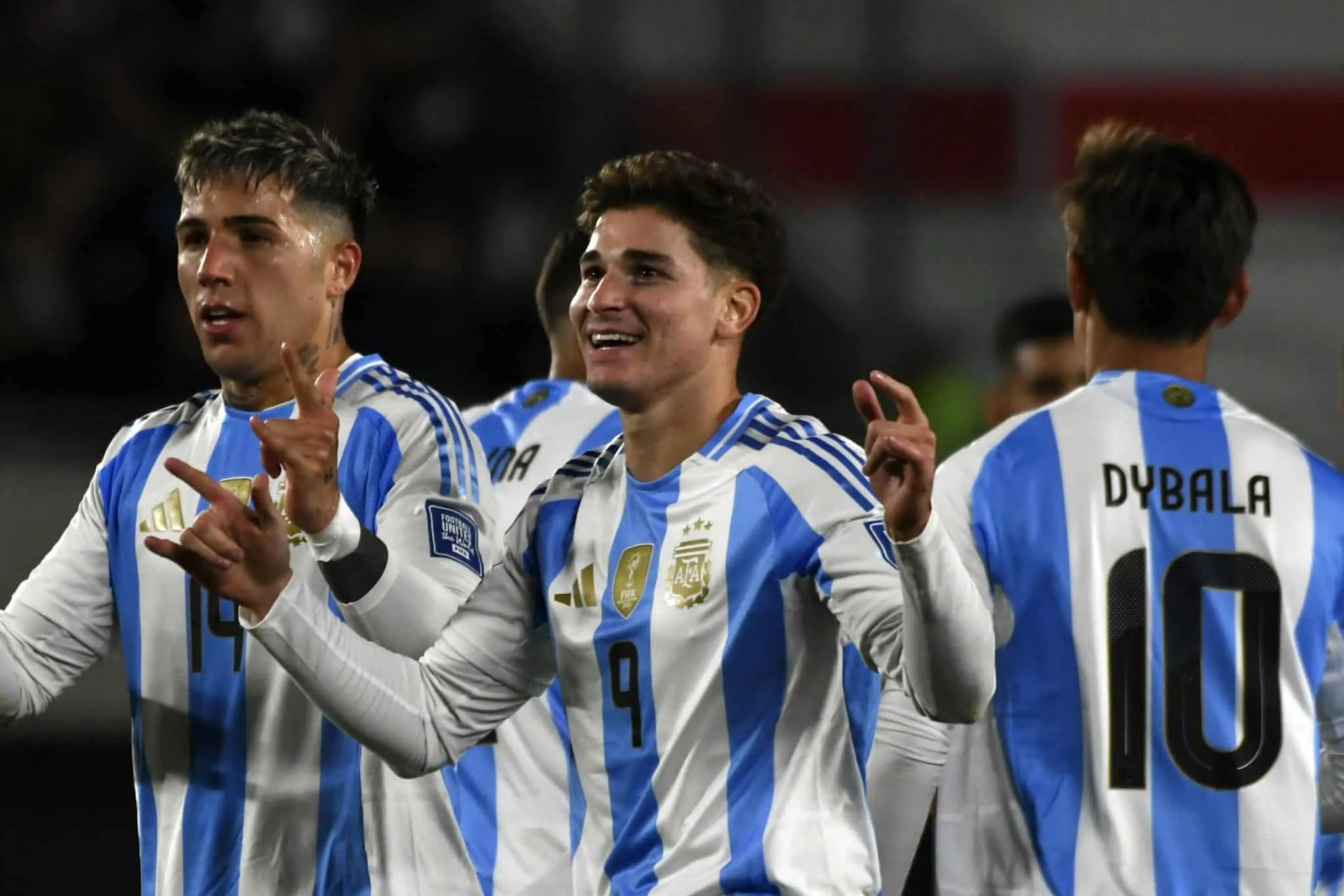 Em &lsquo;Di Mar&iacute;a day&rsquo;, Argentina atropela Chile e Scaloni promove &lsquo;nova&rsquo; dupla
