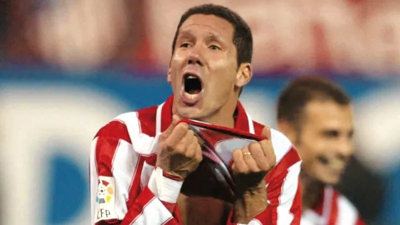 H&aacute; 18 anos, o &uacute;ltimo Barcelona x Atl&eacute;tico que decidiu La Liga