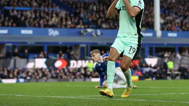 Broja tem a chance da vida no Chelsea &mdash; s&oacute; n&atilde;o pode chutar para fora, como tem feito com a bola