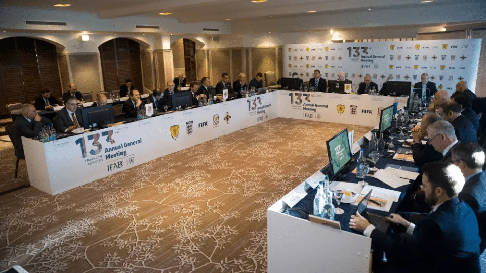 International Board muda regras e o gol de m&atilde;o involunt&aacute;rio passa a ser proibido; veja outras mudan&ccedil;as
