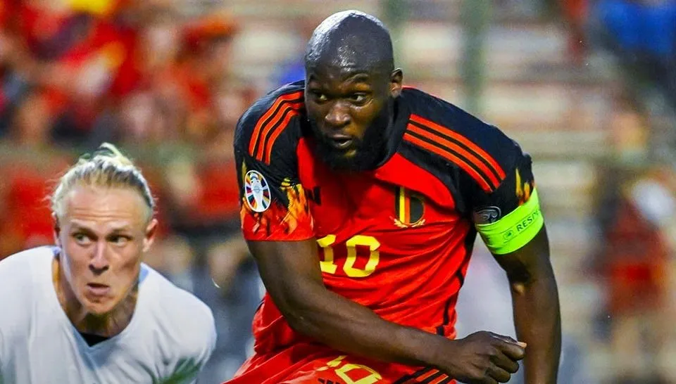 Lukaku at&eacute; buscou a rea&ccedil;&atilde;o, mas a B&eacute;lgica n&atilde;o passou de um empate em casa com a &Aacute;ustria, l&iacute;der do grupo