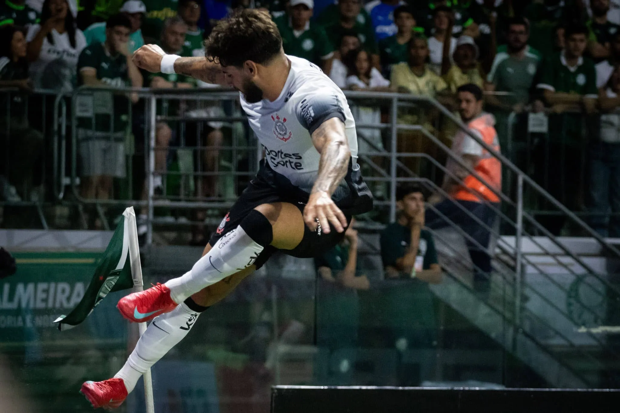 Reclama&ccedil;&atilde;o em cl&aacute;ssico se volta contra o Corinthians em menos de dois anos