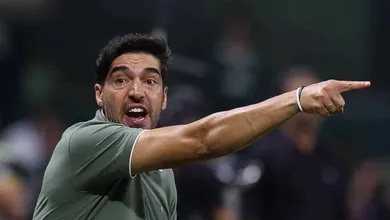 Nem parece que perdeu: Abel reconhece mau jogo do Palmeiras, mas reclama do juiz