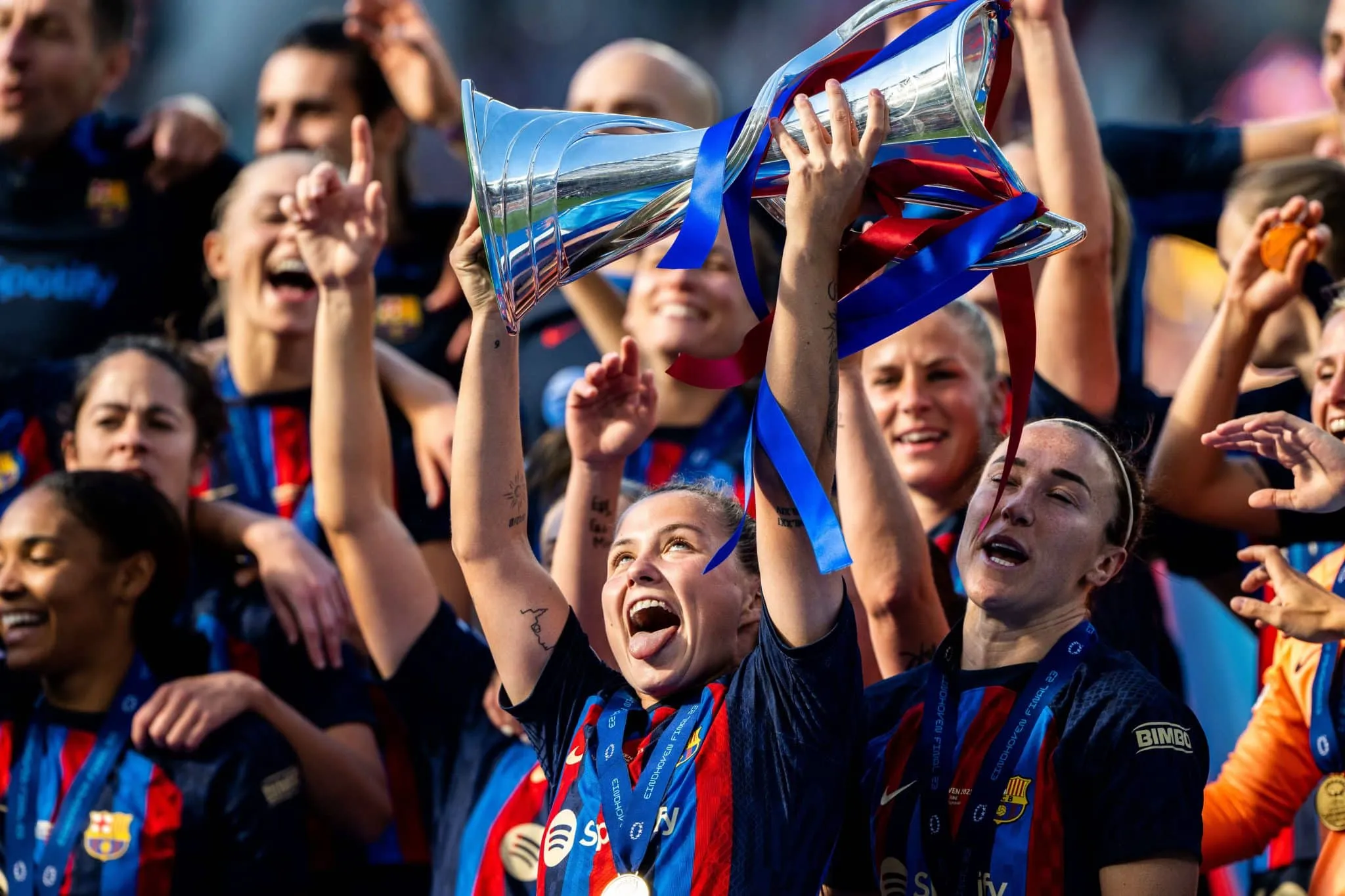DAZN marca gola&ccedil;o e ter&aacute; transmiss&otilde;es gratuitas para impulsionar futebol feminino