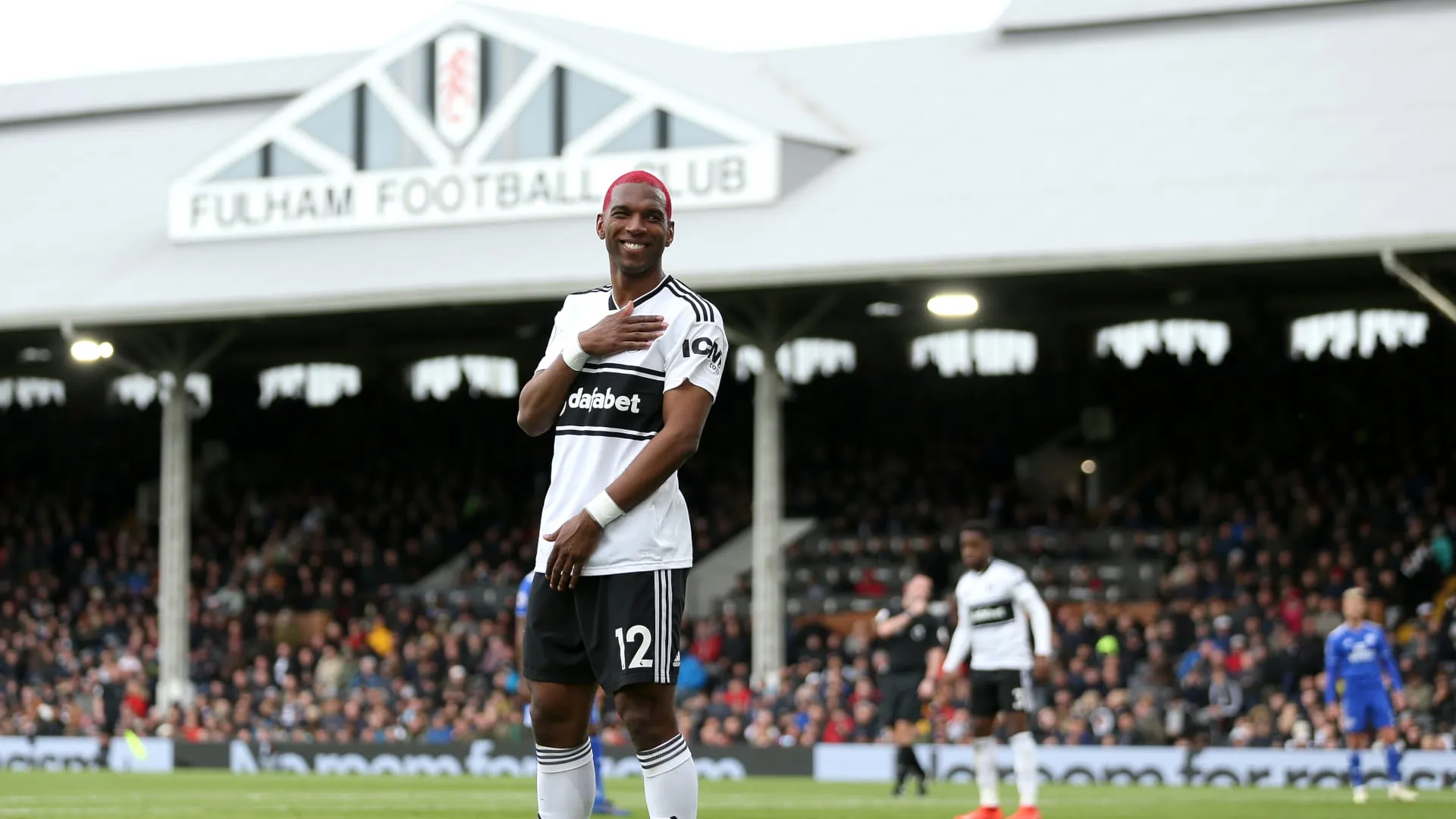 Este gola&ccedil;o de Babel praticamente definiu os rebaixados na Premier League