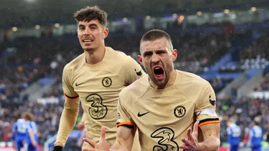 O Chelsea manteve a empolga&ccedil;&atilde;o e, num jogo de bonitos gols, derrotou o Leicester no King Power