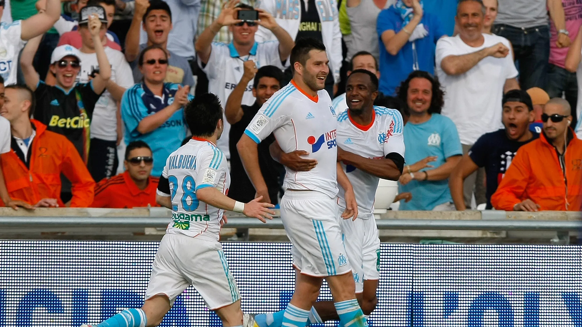 Olympique de Marseille imp&otilde;e morda&ccedil;a &agrave; imprensa