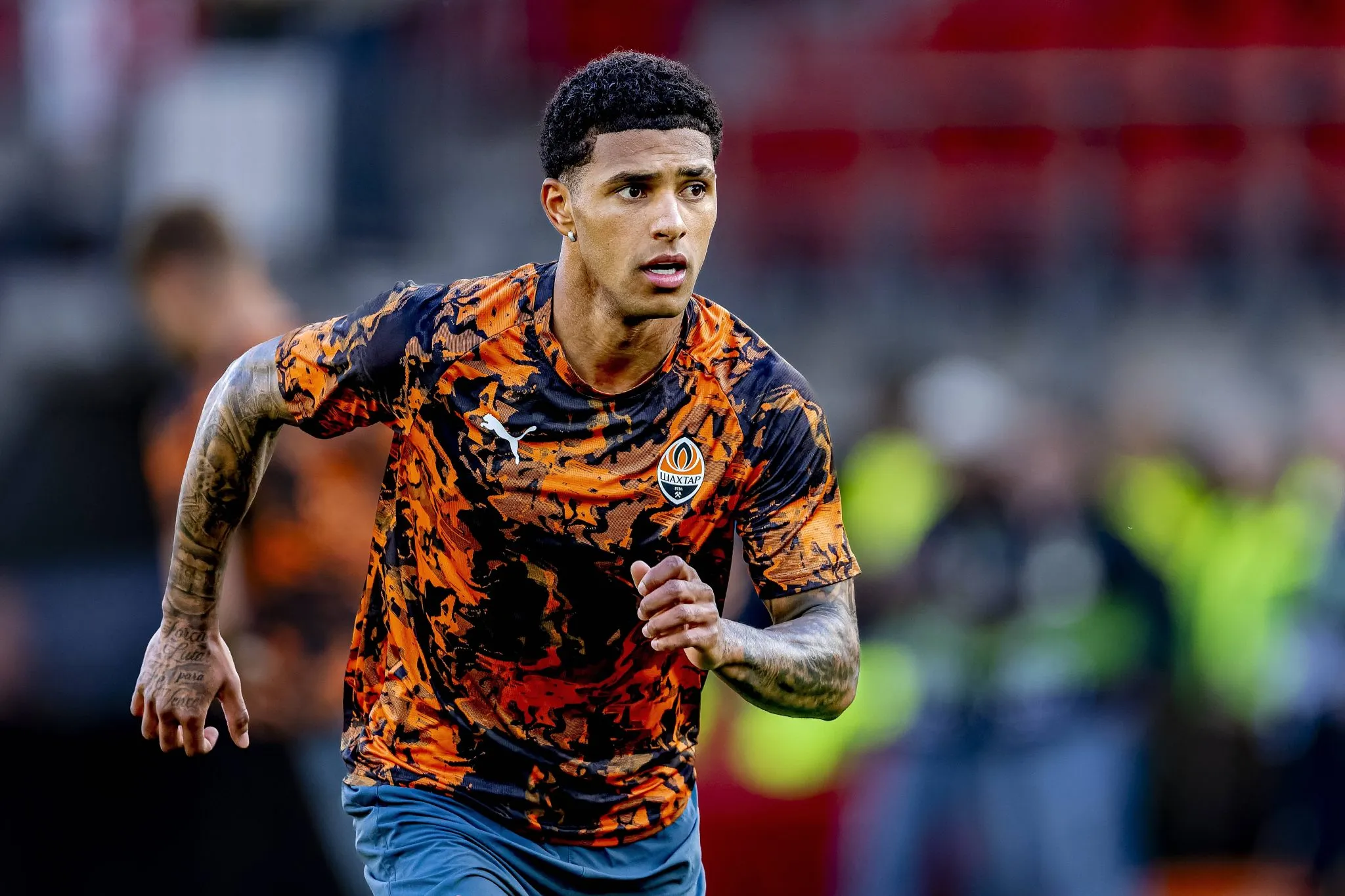 Vinicius Tobias antes de partida do Shakhtar