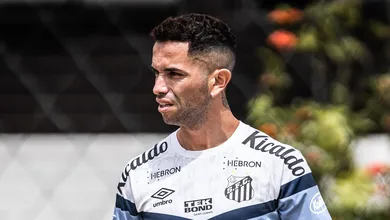 &lsquo;Santos e Corinthians s&atilde;o uma vergonha&rsquo;: presidente do Argentinos Jrs. ataca ap&oacute;s calotes