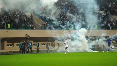 Confus&atilde;o nas arquibancadas suspende d&eacute;rbi entre Torpedo e Dynamo