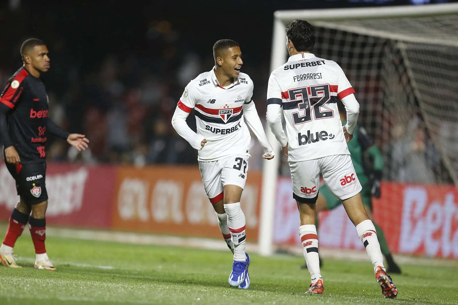 S&atilde;o Paulo pode perder joia de 17 anos, e gigantes europeus est&atilde;o de olho