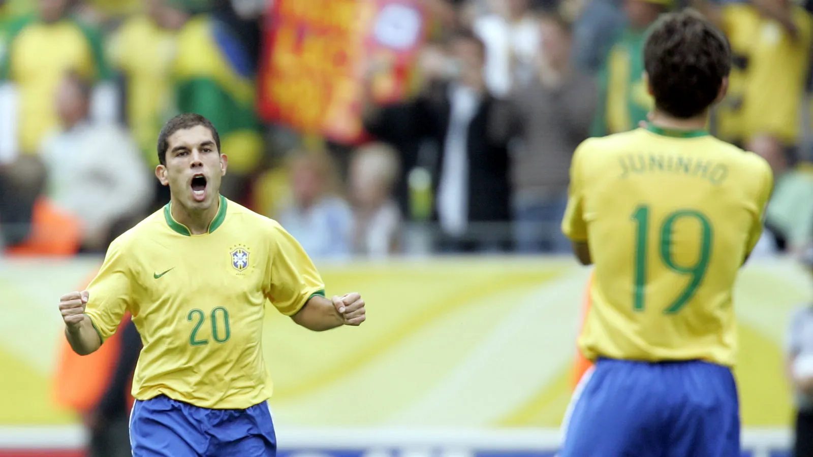 [V&iacute;deo] Nos 40 anos de Ricardinho, assista a uma colet&acirc;nea com gola&ccedil;os do meia