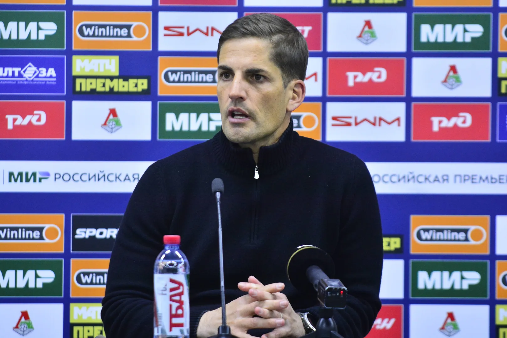 Robert Moreno durante entrevista coletiva