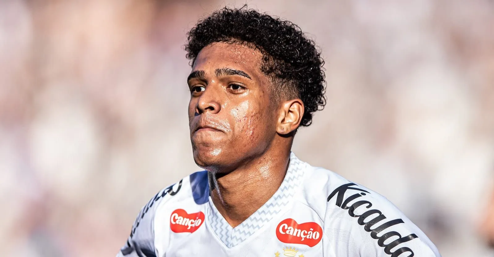 Souza mostra que prefer&ecirc;ncia de Vojvoda por Escobar na lateral do Santos &eacute; bem question&aacute;vel