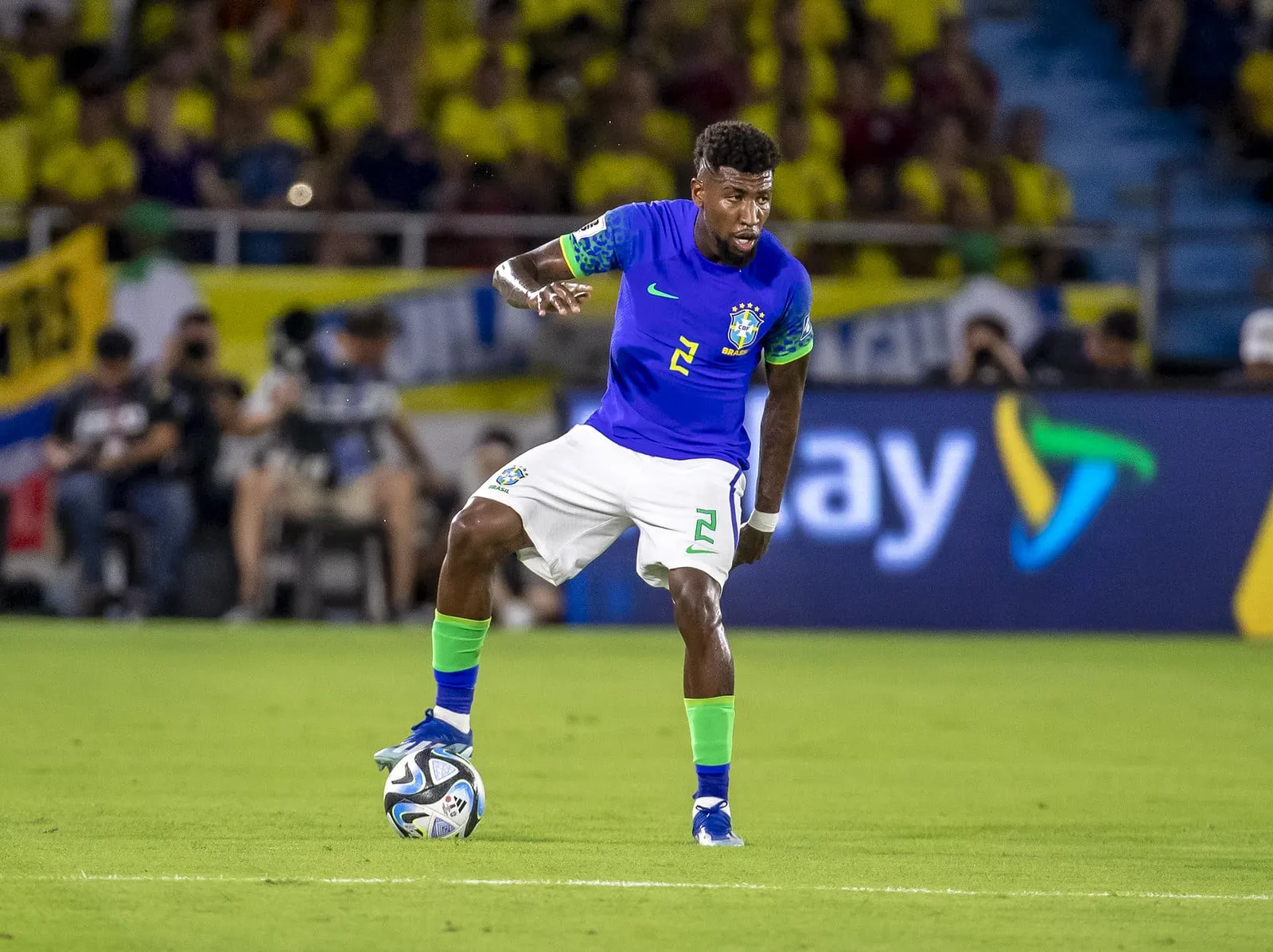 Contra a Col&ocirc;mbia, Emerson Royal fez brasileiros entenderem os torcedores do Tottenham