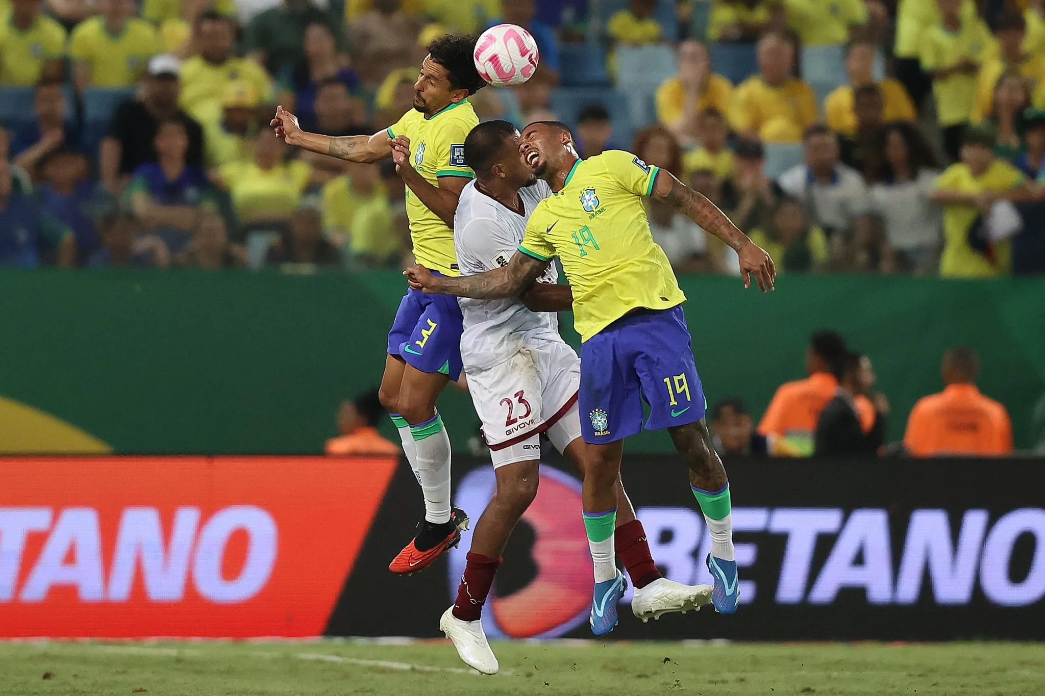 Sele&ccedil;&atilde;o Brasileira &lsquo;derrapa&rsquo; na defesa, e ponto forte na &lsquo;era Tite&rsquo; vira problema para Diniz