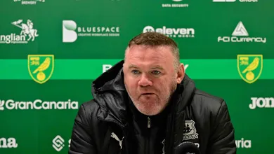 &lsquo;O sub-18 n&atilde;o seria goleado assim&rsquo;: T&eacute;cnico na Championship, Rooney detona pr&oacute;prio time ap&oacute;s vexame