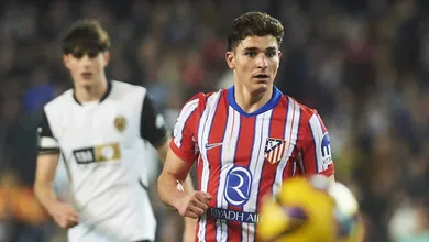 Maior amea&ccedil;a a Real e Bar&ccedil;a, &Aacute;lvarez lidera Atl&eacute;tico em vit&oacute;ria e se aproxima de lendas