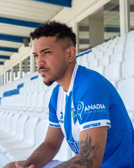 O atacante brasileiro Yan Lincon, do Anadia, de Portugal