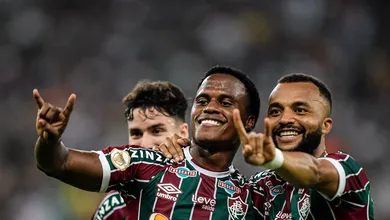 Arias oferece uma solu&ccedil;&atilde;o confi&aacute;vel aos p&ecirc;naltis perdidos do Fluminense