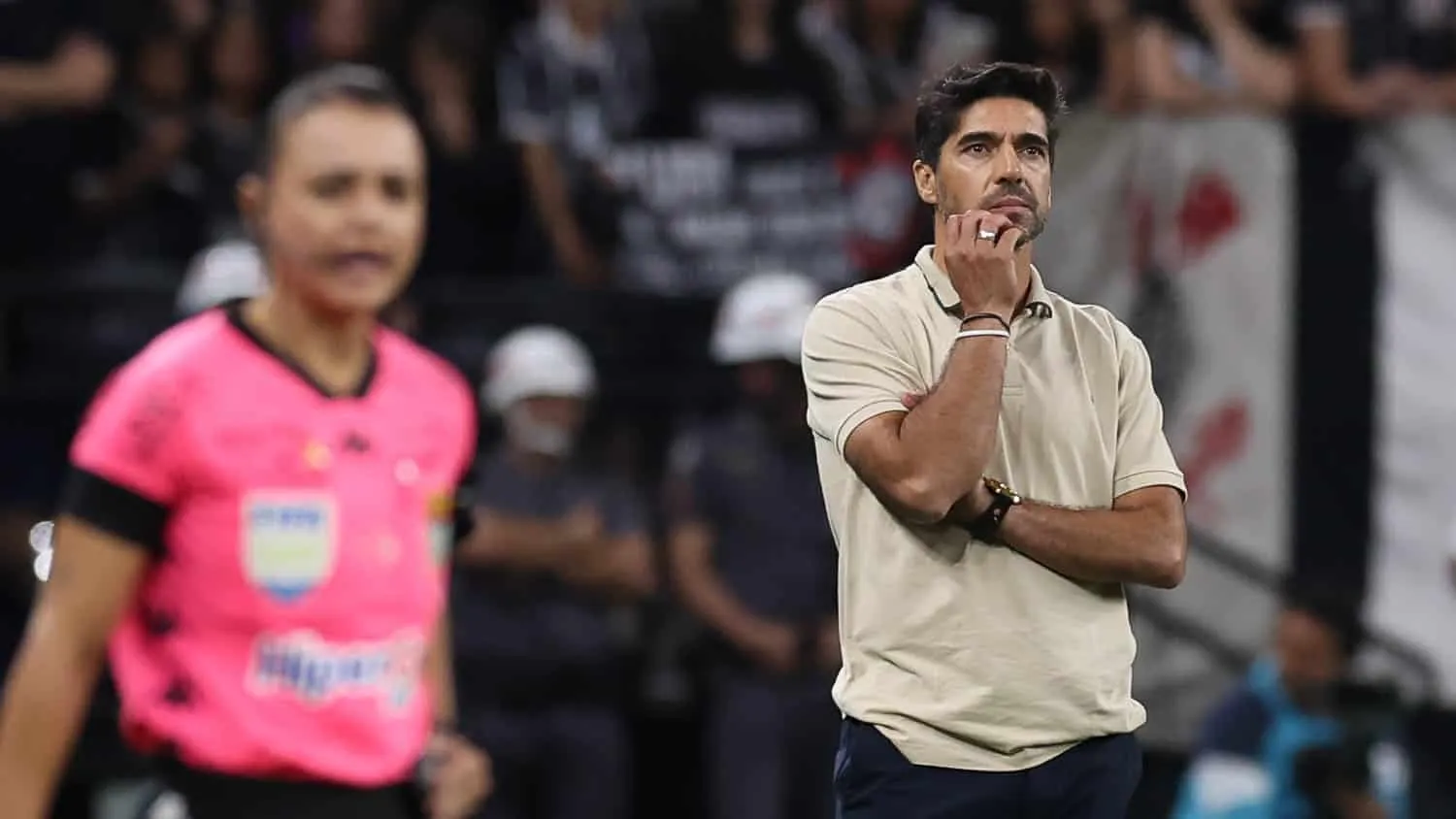 Abel Ferreira durante o duelo entre Corinthians e Palmeiras (Foto: Cesar Greco/Palmeiras/by Canon)