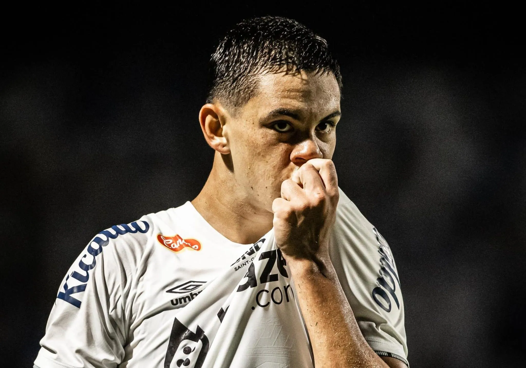 Seguro, mas sem brilho, Santos vence a segunda seguida e assume a ponta na S&eacute;rie B