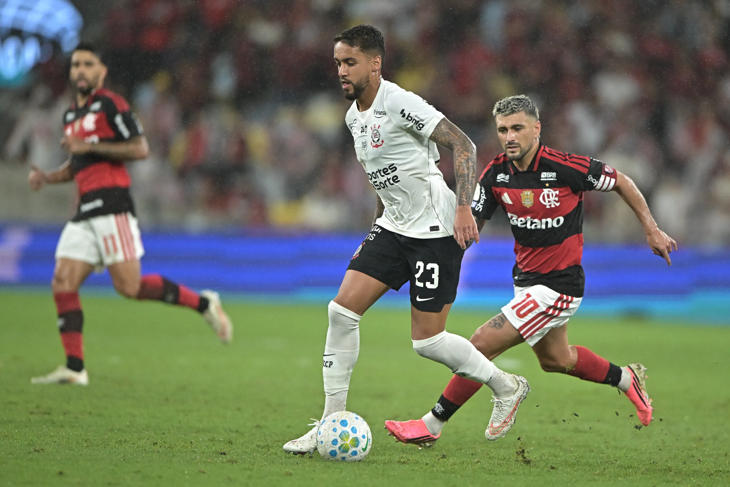 Último Flamengo e Corinthians pelo Brasileirão foi às 17h30 por causa do calendário (Foto: SUSA / Icon Sport)