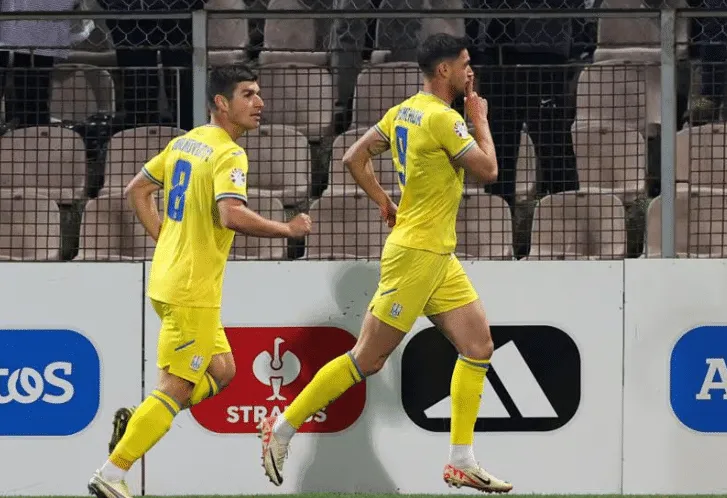 Ucr&acirc;nia vira em tr&ecirc;s minutos e elimina B&oacute;snia dos play-offs da Eurocopa