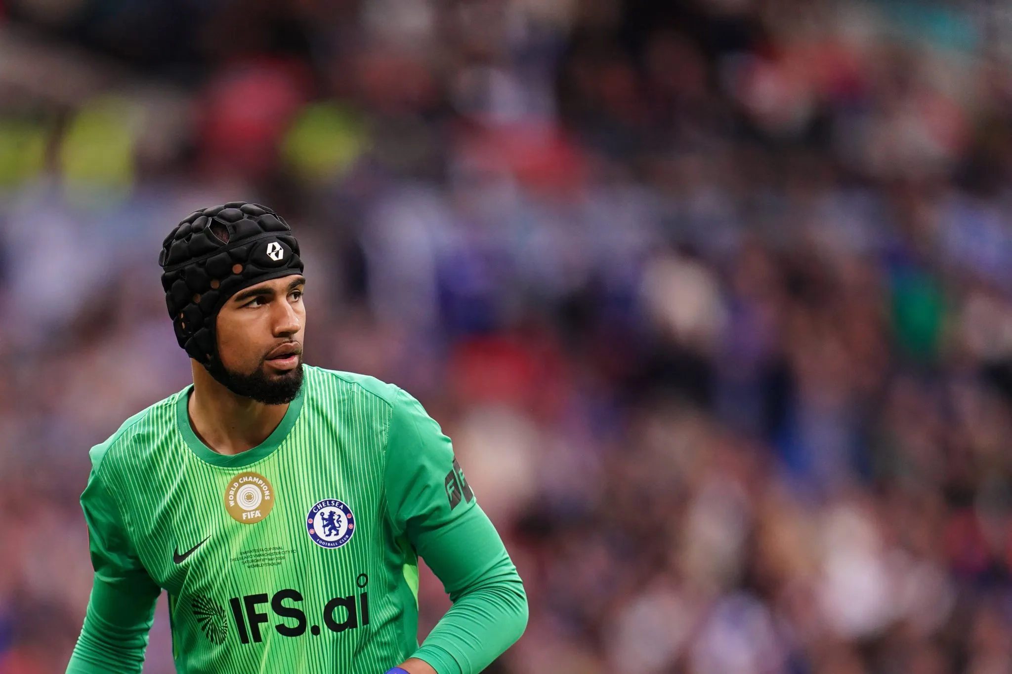 Robert S&aacute;nchez em a&ccedil;&atilde;o pelo Chelsea