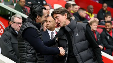 Unai Emery teima que Aston Villa n&atilde;o pensa no t&iacute;tulo da Premier League, mas jogo contra Brentford pode faz&ecirc;-lo mudar de ideia