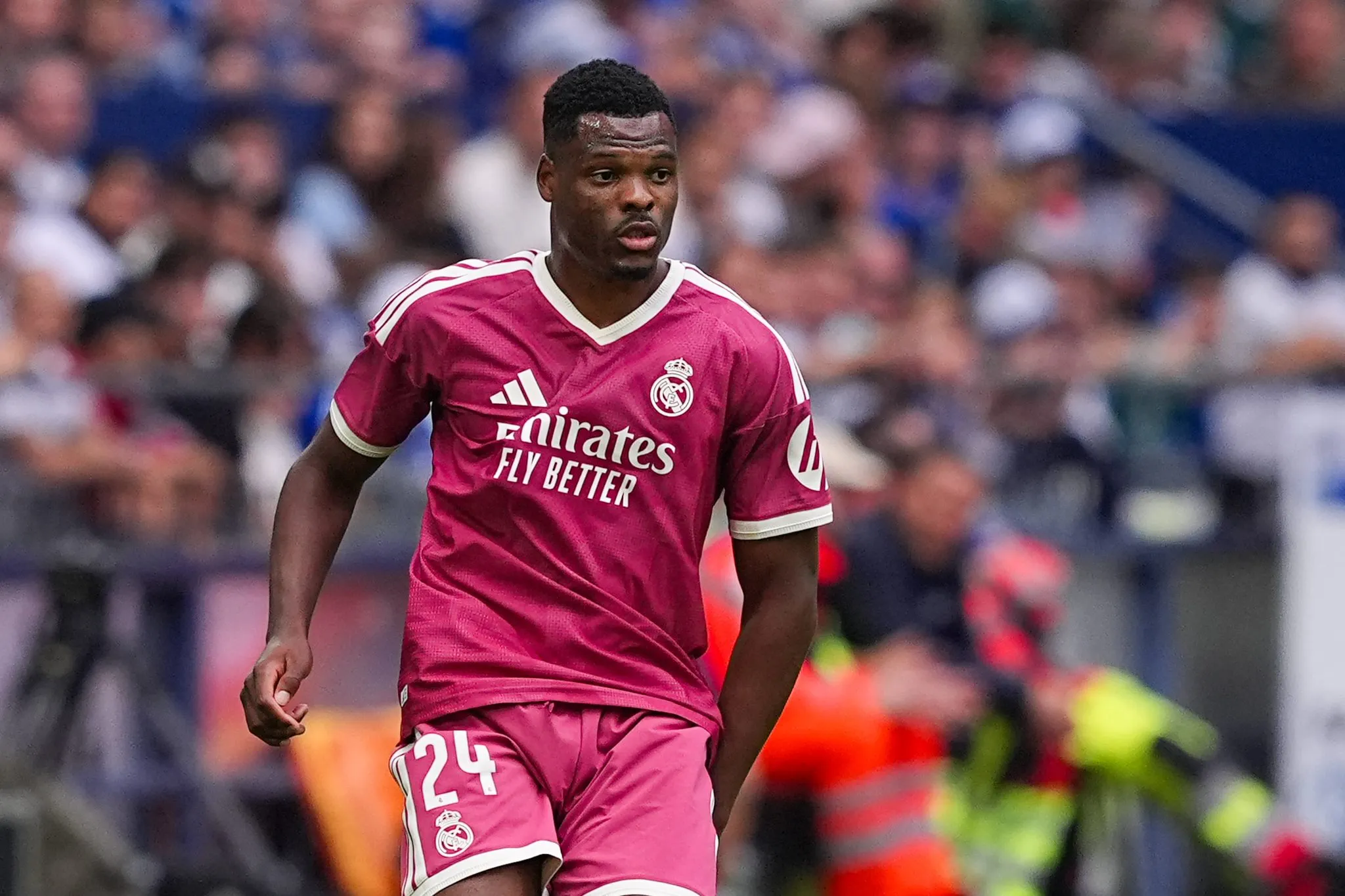 Denzel Dumfries durante partida pelo Real Madrid (Foto: IMAGO / HMB-Media)