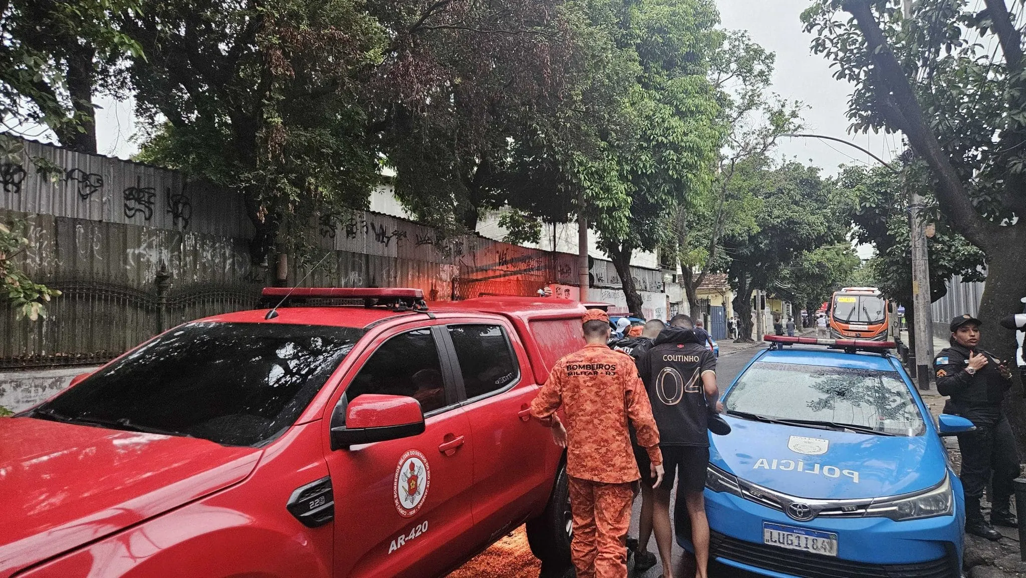 Chegada do &ocirc;nibus do Vasco em S&atilde;o Janu&aacute;rio gera confus&atilde;o e deixa torcedor ferido