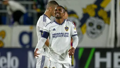 Flamengo e S&atilde;o Paulo fazem consulta por Douglas Costa; veja o que ele pensa sobre o futuro