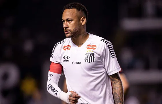 H&aacute; quanto tempo o Santos n&atilde;o atuava sem patrocinador m&aacute;ster?