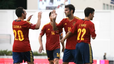 Espanha recebe faixas com vit&oacute;ria magra sobre Porto Rico