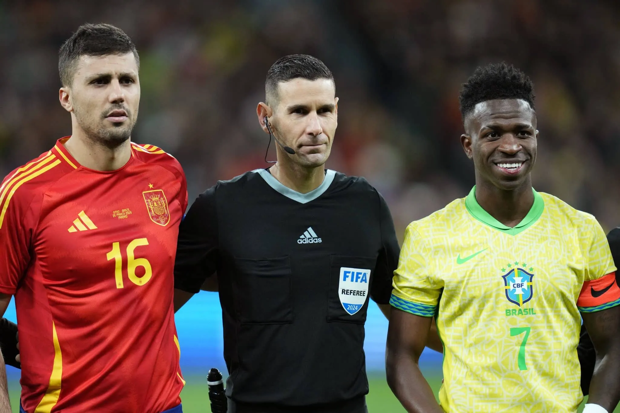 Rodri fala sobre disputa com Vini Jr pela Bola de Ouro e cita Xavi e Iniesta