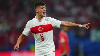 Turquia conta com &lsquo;Messi Turco&rsquo; e uma das maiores defesas dos &uacute;ltimos tempos para bater a &Aacute;ustria