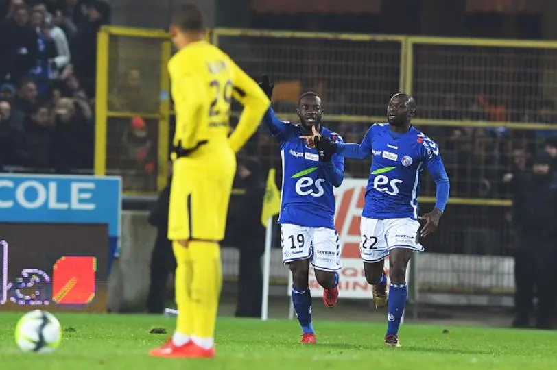 Quando &ndash; e com quem &ndash; menos se esperava, o PSG teve o primeiro rev&eacute;s no Franc&ecirc;s