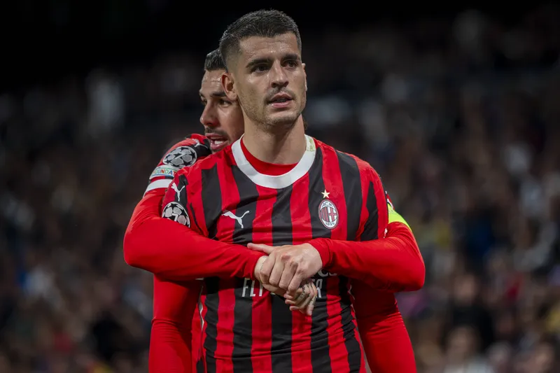 Morata deve desfalcar a sele&ccedil;&atilde;o da Espanha na pr&oacute;xima convoca&ccedil;&atilde;o por conta de um acidente em treino do Milan