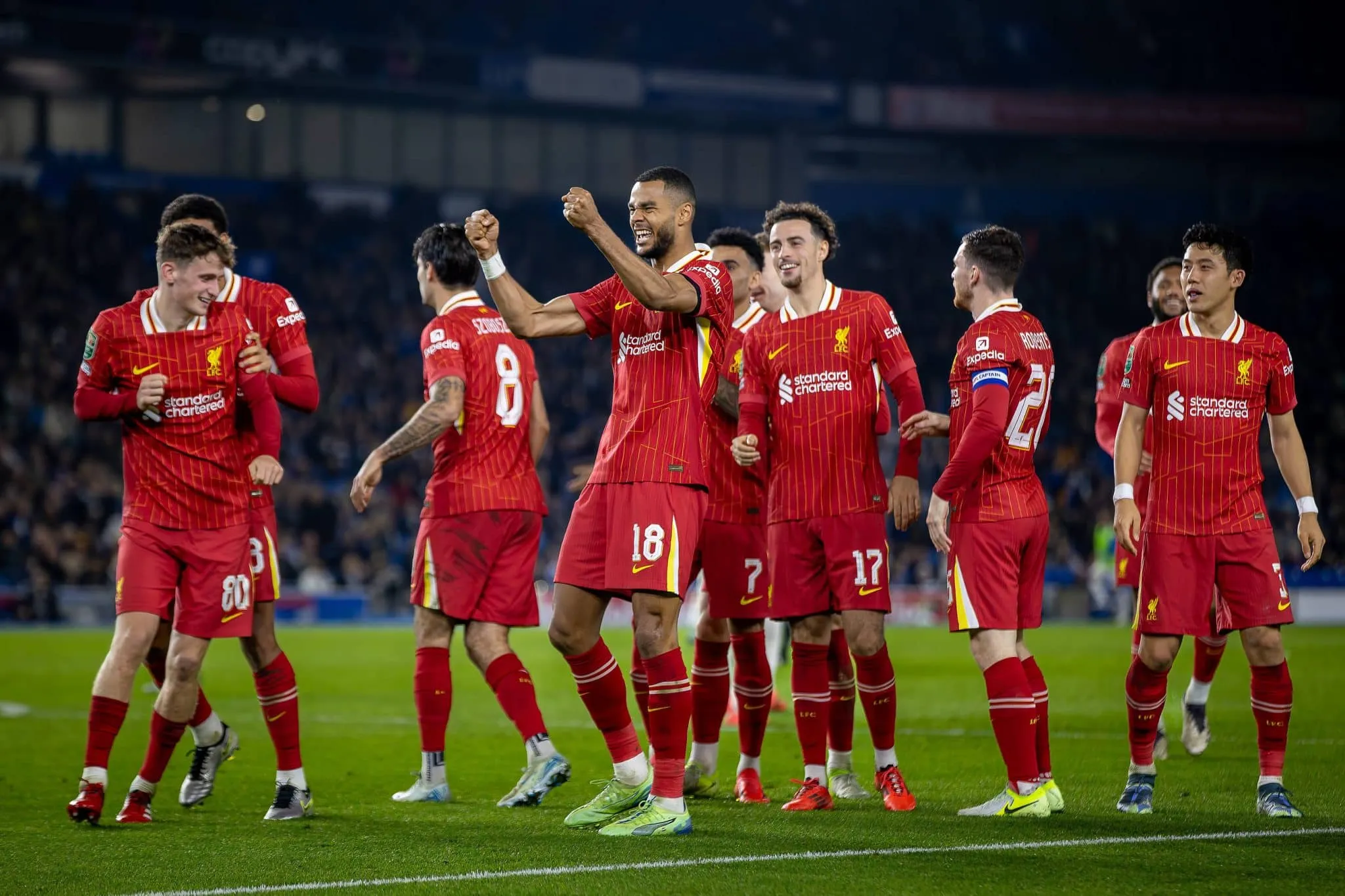 Liverpool toma sufoco do Brighton, mas conta com &lsquo;especialista&rsquo; em Copa para avan&ccedil;ar