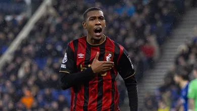 &lsquo;Faz parecer f&aacute;cil&rsquo;: Rayan impressiona t&eacute;cnico do Bournemouth, que resgata aprendizado no Vasco