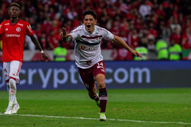 Torcida do Fluminense se acostumou a fazer o duplo L de Germ&aacute;n Cano, mas argentino sofre com m&aacute; fase do time em 2024 - Foto: Marcelo Gon&ccedil;alves/Fluminense FC